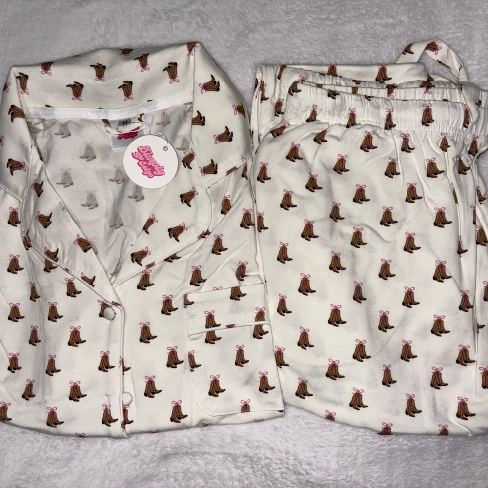 Pajama Set - Picture 3 of 5